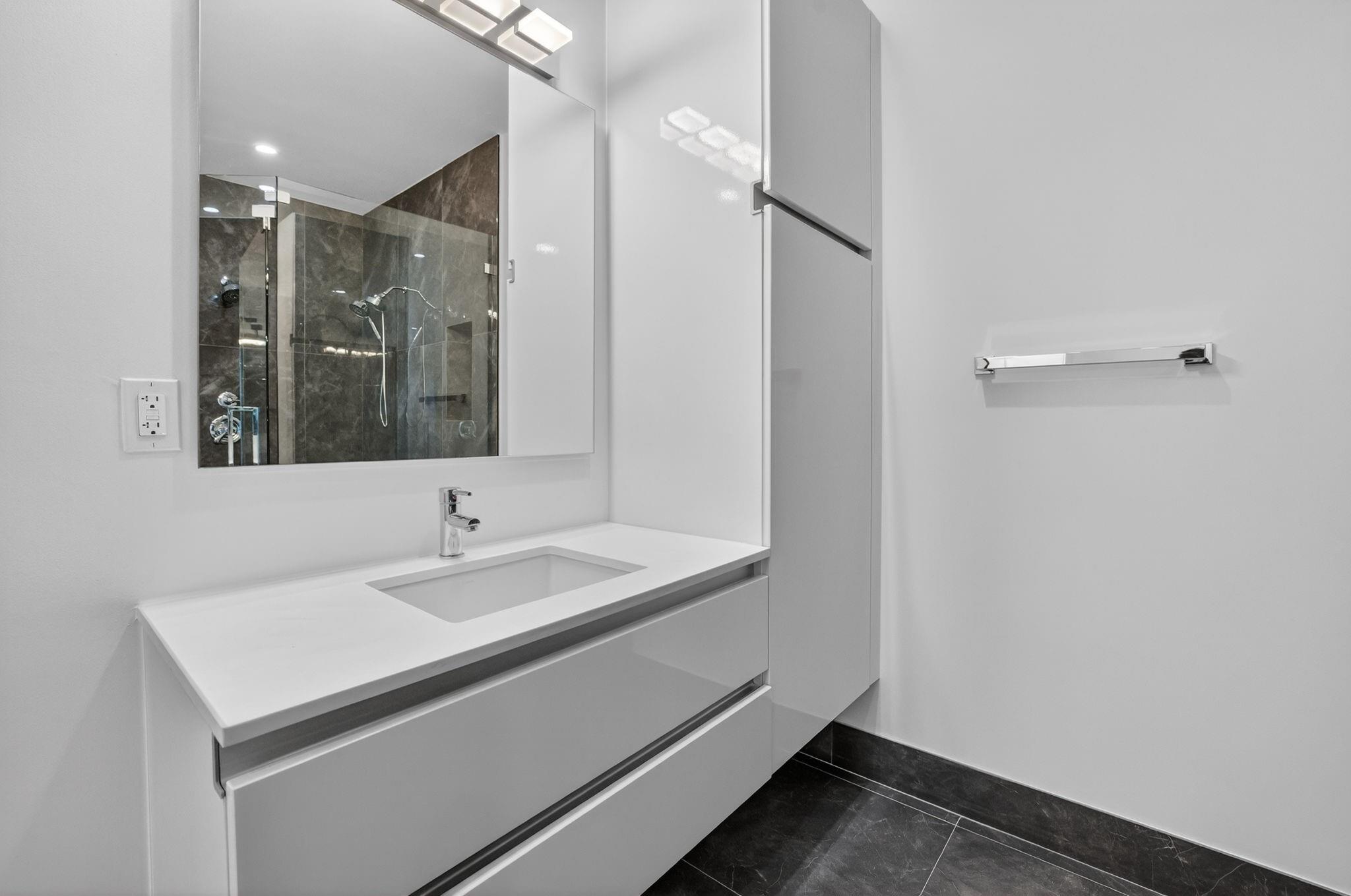 Aqualuna - Residential