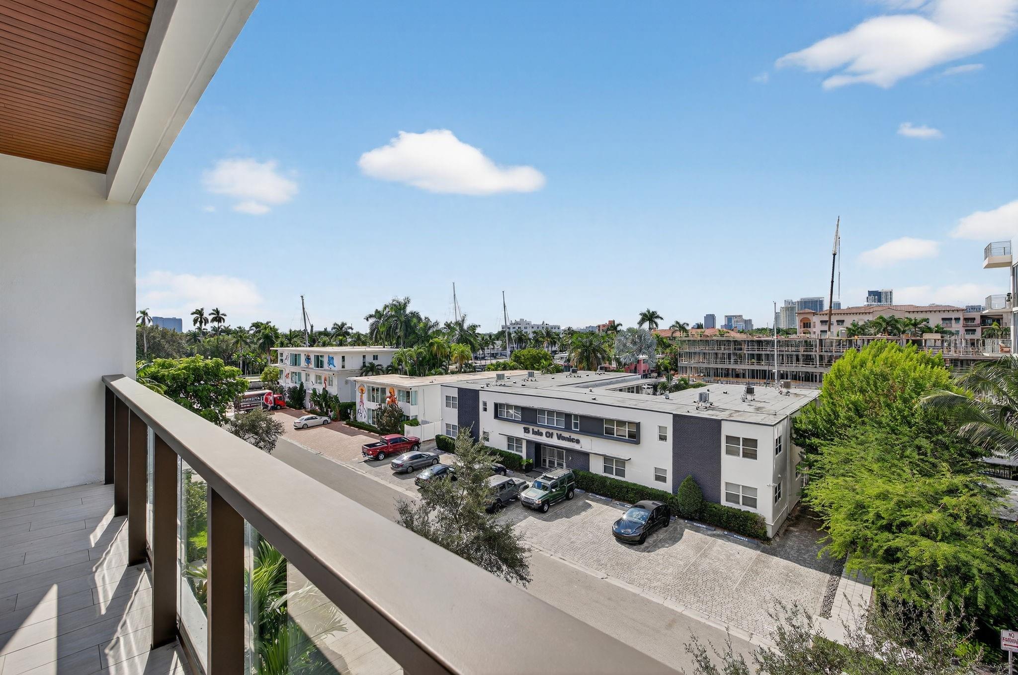 Aqualuna - Residential