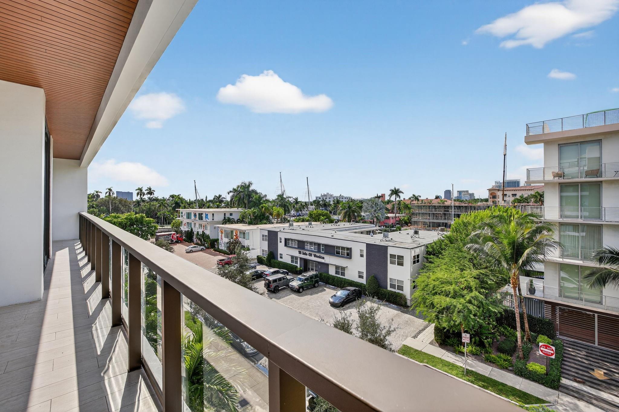 Aqualuna - Residential