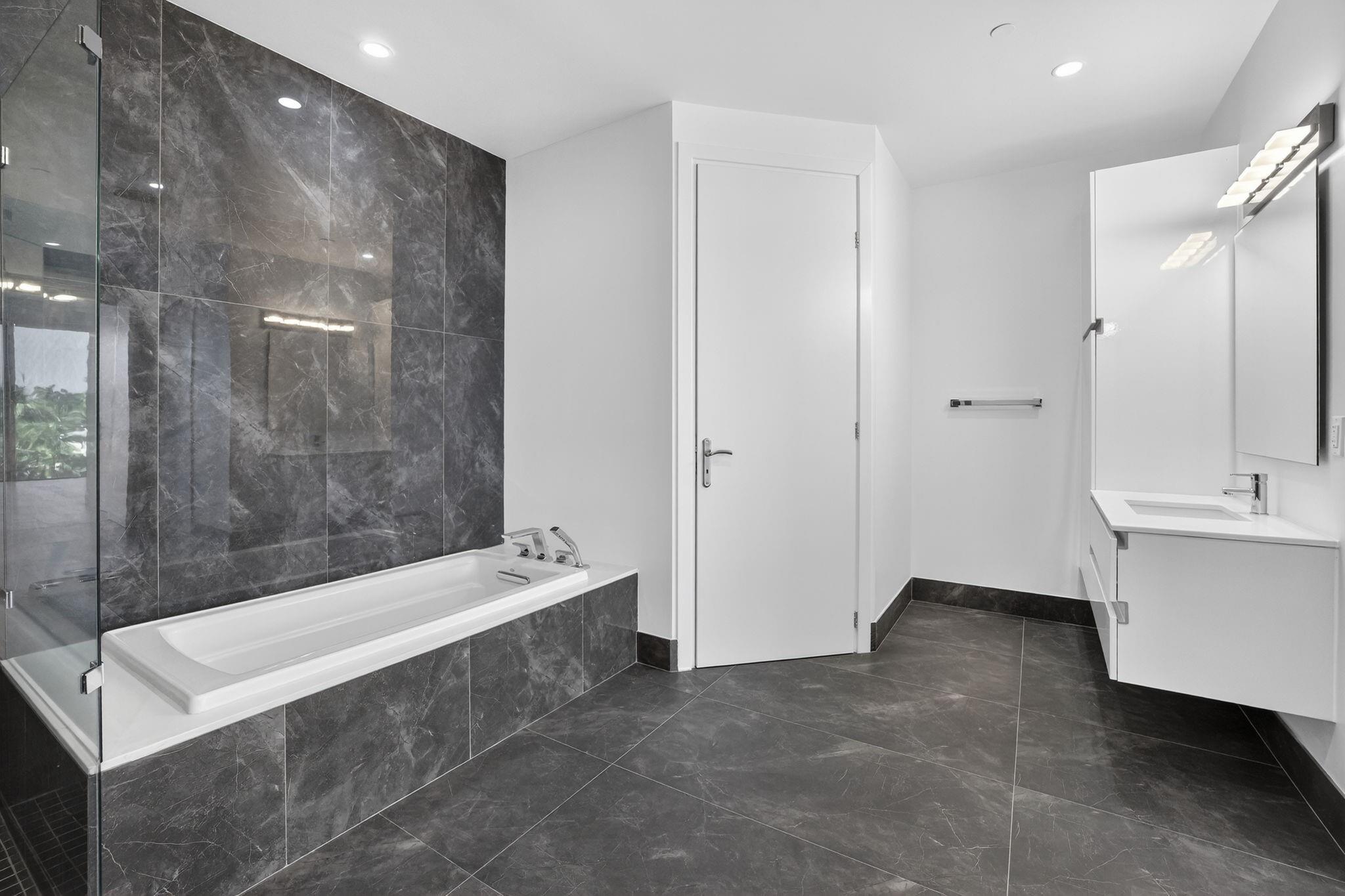 Aqualuna - Residential