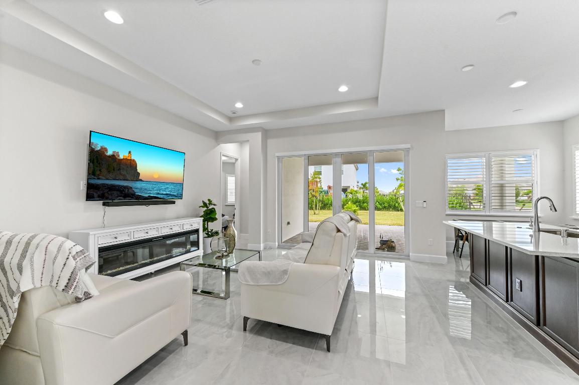 PINES OF WESTLAKE - Residential Lease