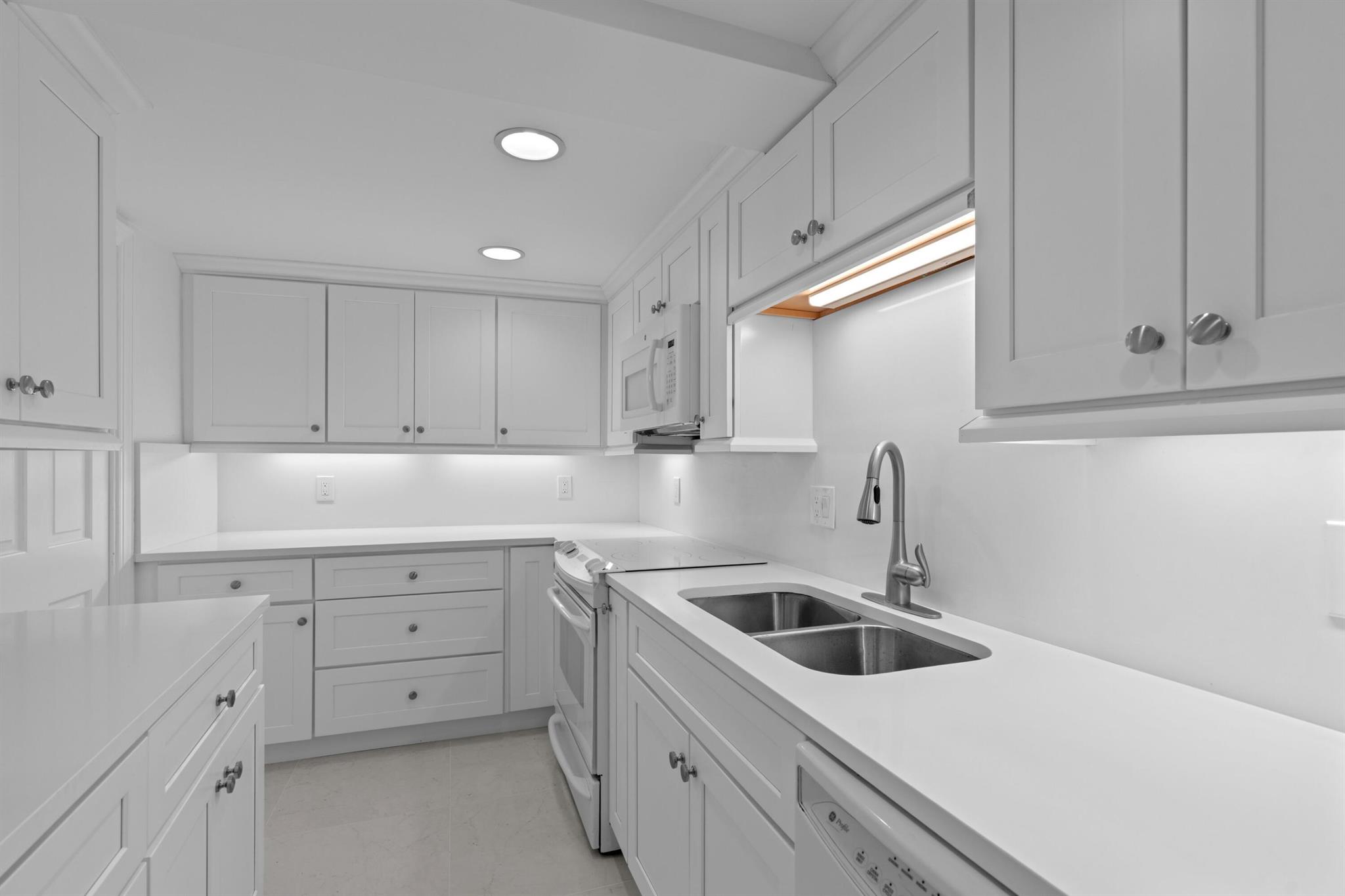 PARK PLACE INC 369 S LAKE - Residential