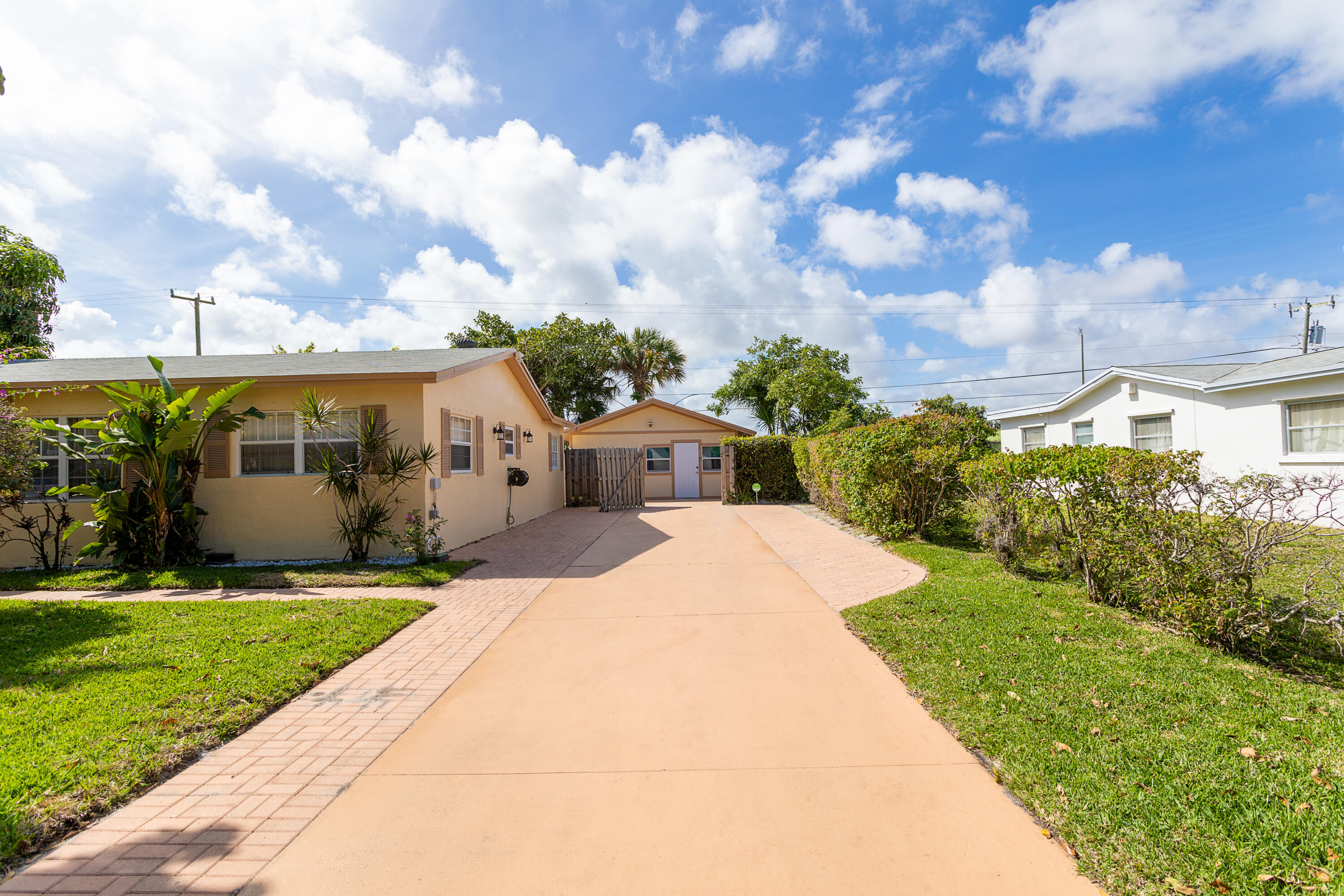 WESTFIELD AT WPB - Residential Lease