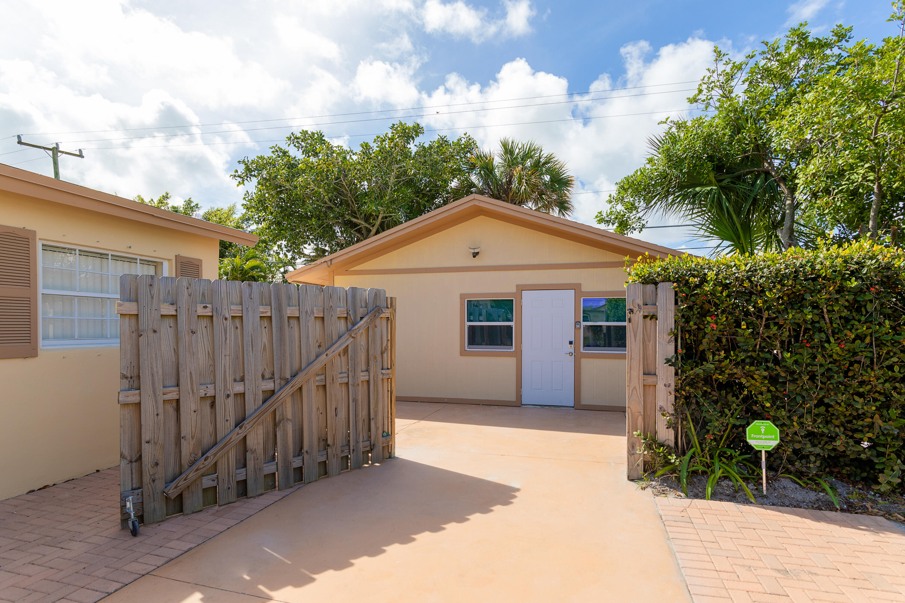 WESTFIELD AT WPB - Residential Lease