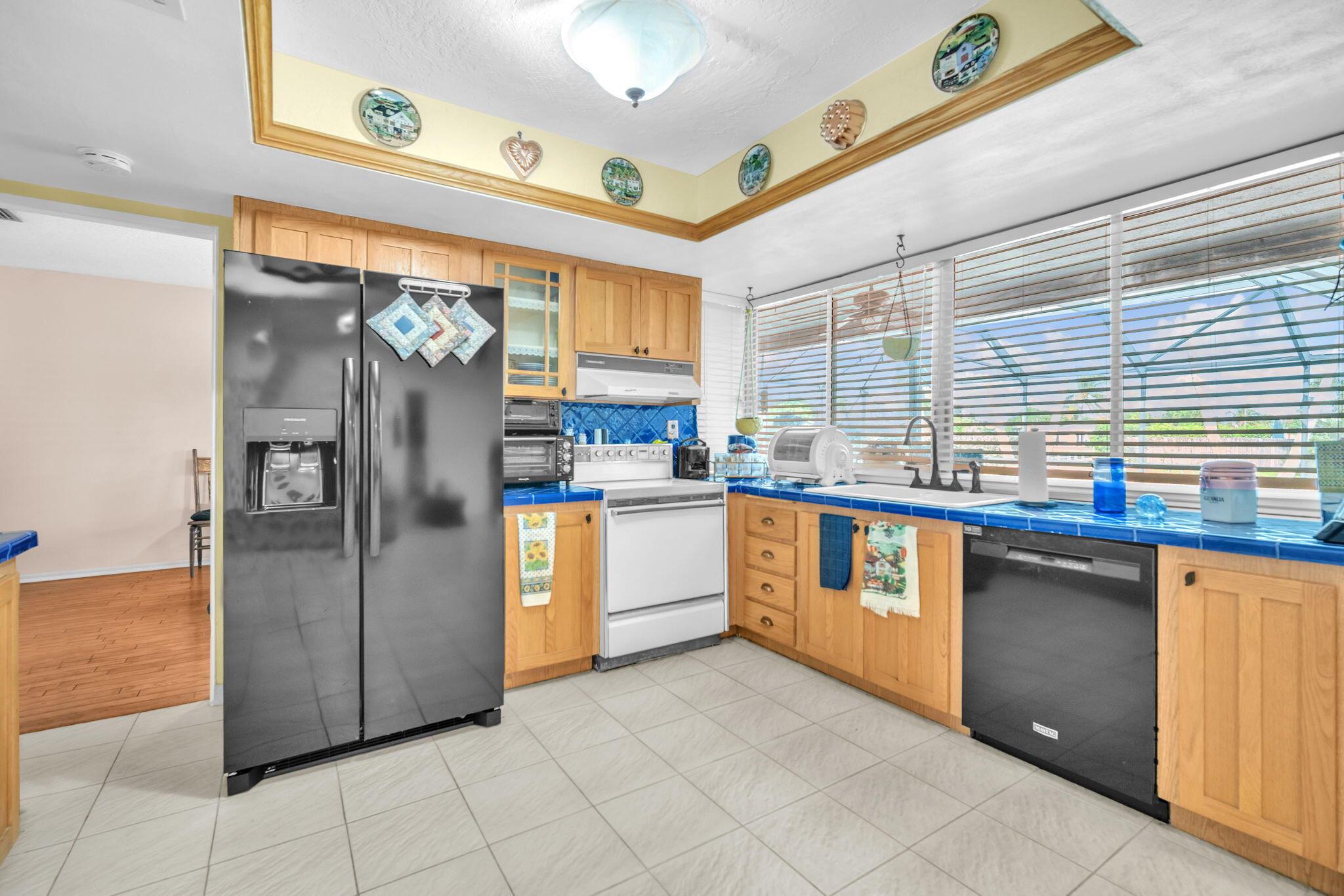 SUNRISE GOLF VILLAGE SEC - Residential