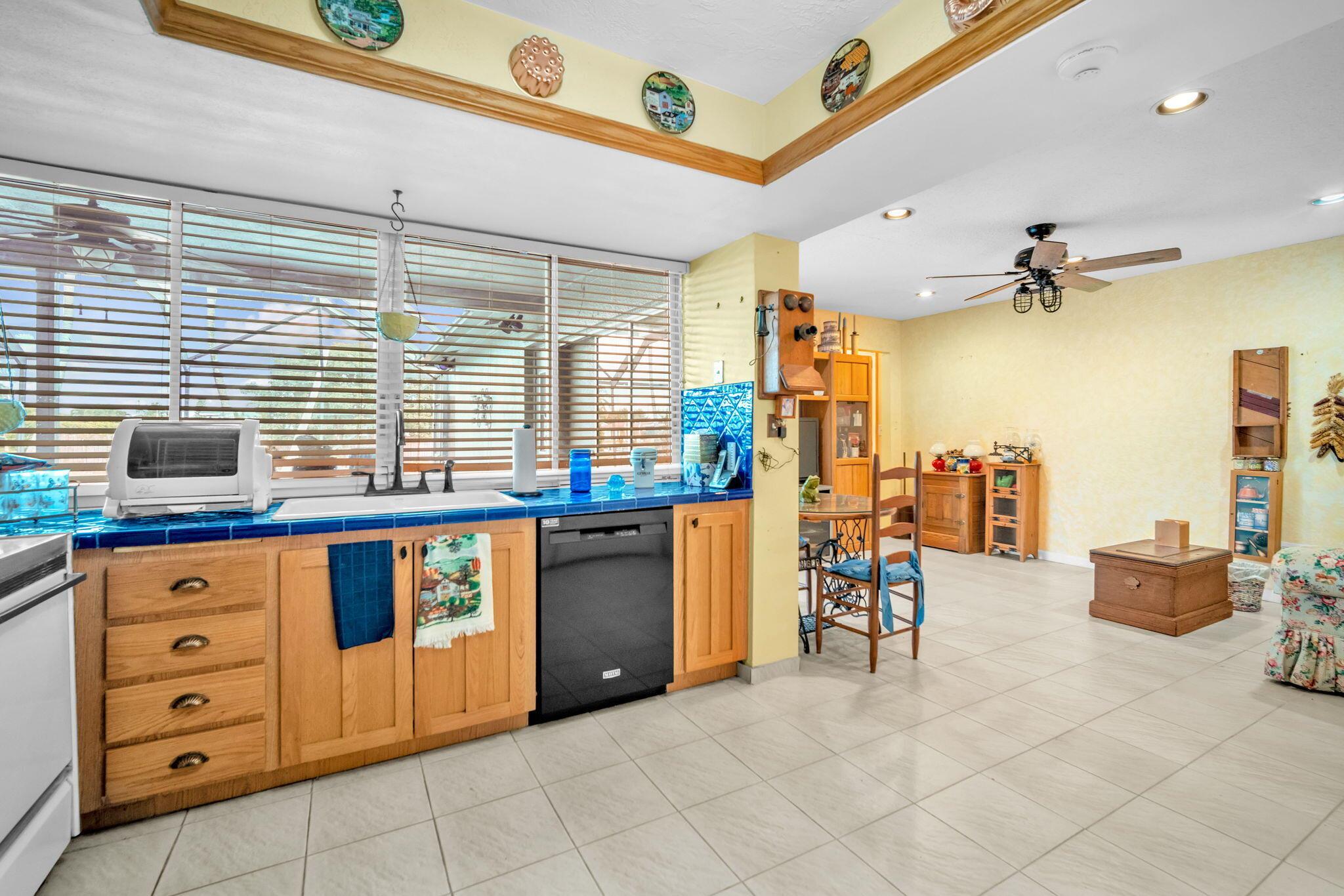 SUNRISE GOLF VILLAGE SEC - Residential