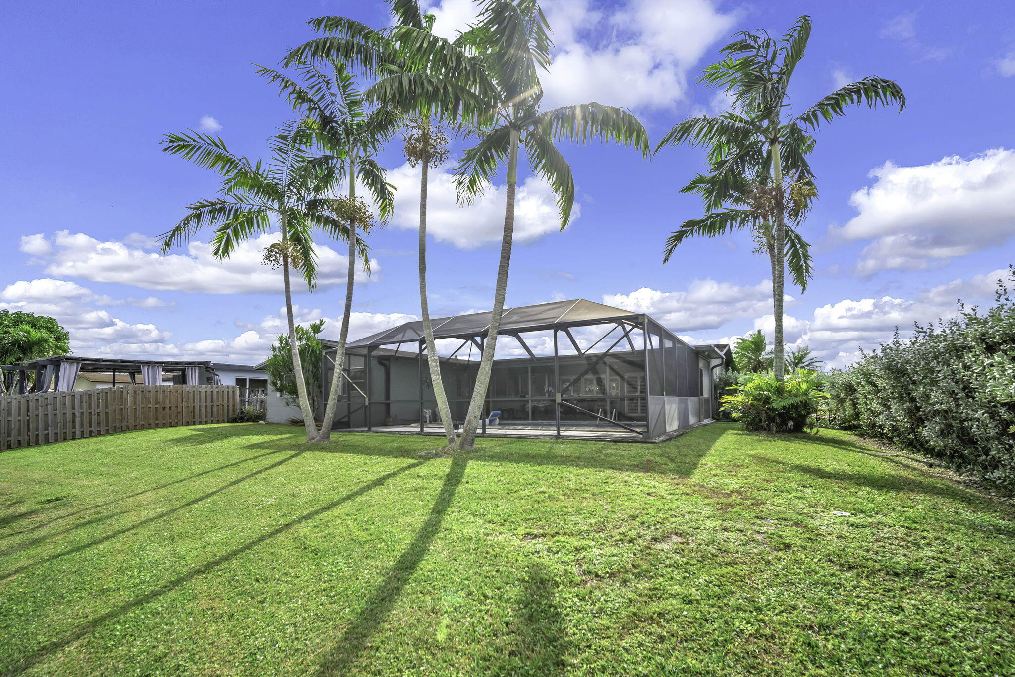 SUNRISE GOLF VILLAGE SEC 21 - Residential