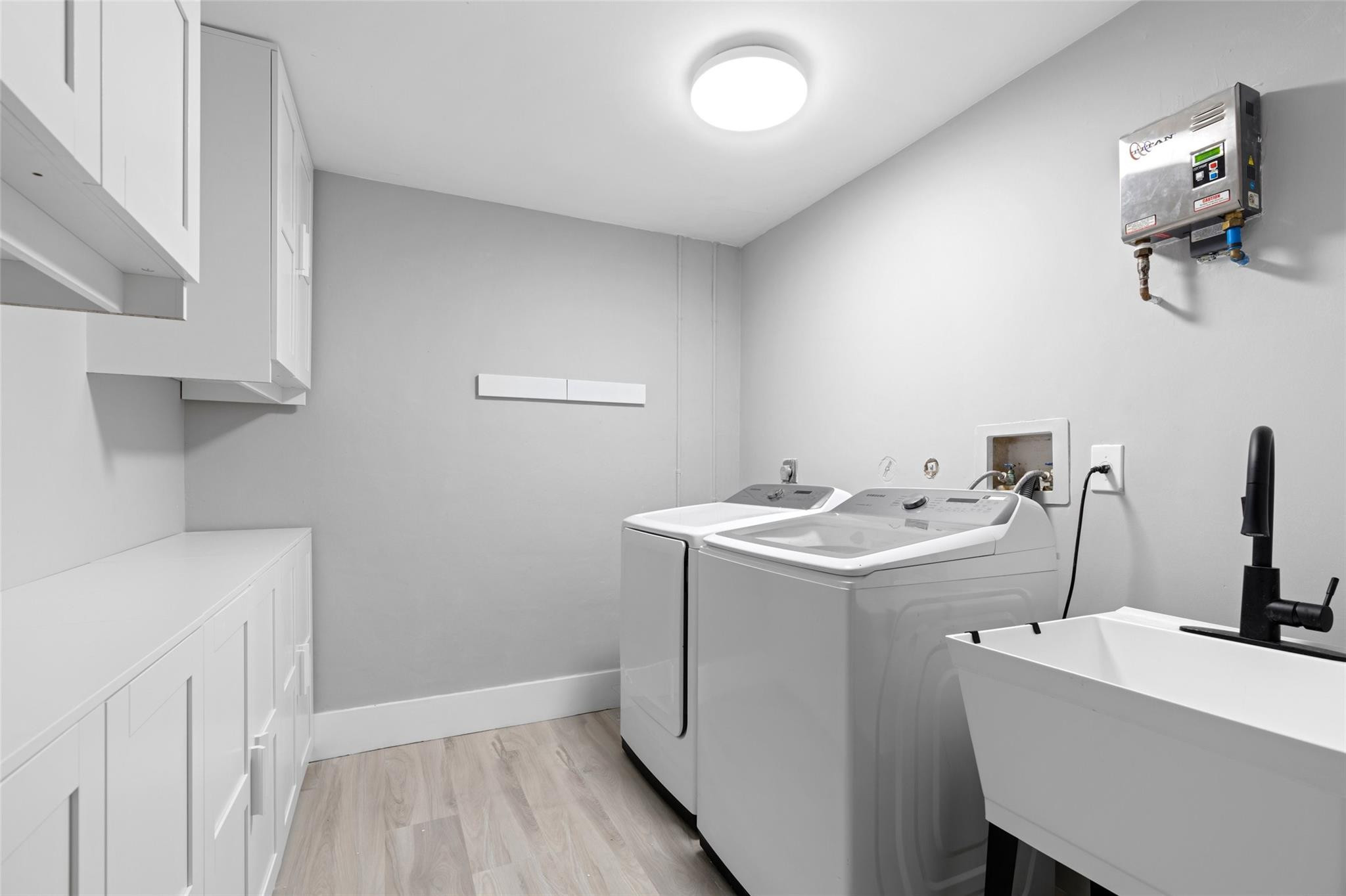 HAMPTON LAKES - Residential