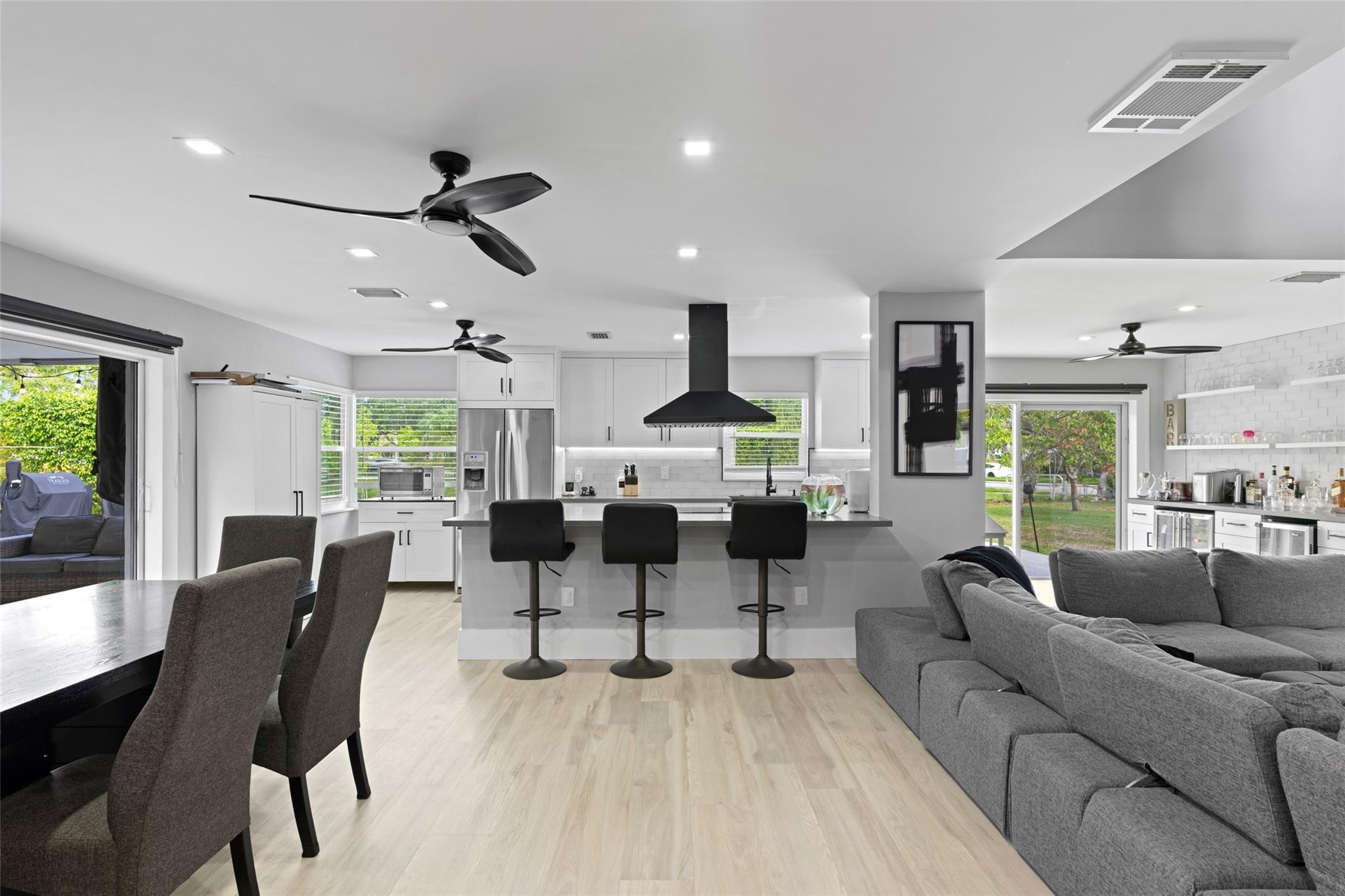 HAMPTON LAKES - Residential