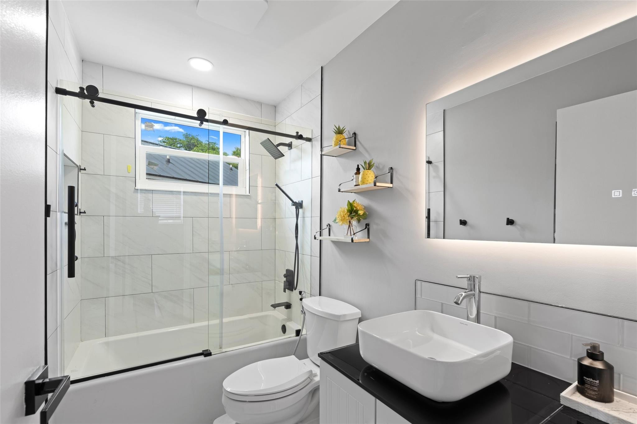 HAMPTON LAKES - Residential