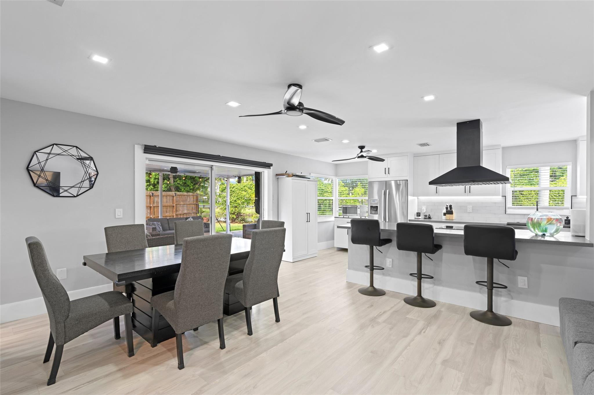 HAMPTON LAKES - Residential