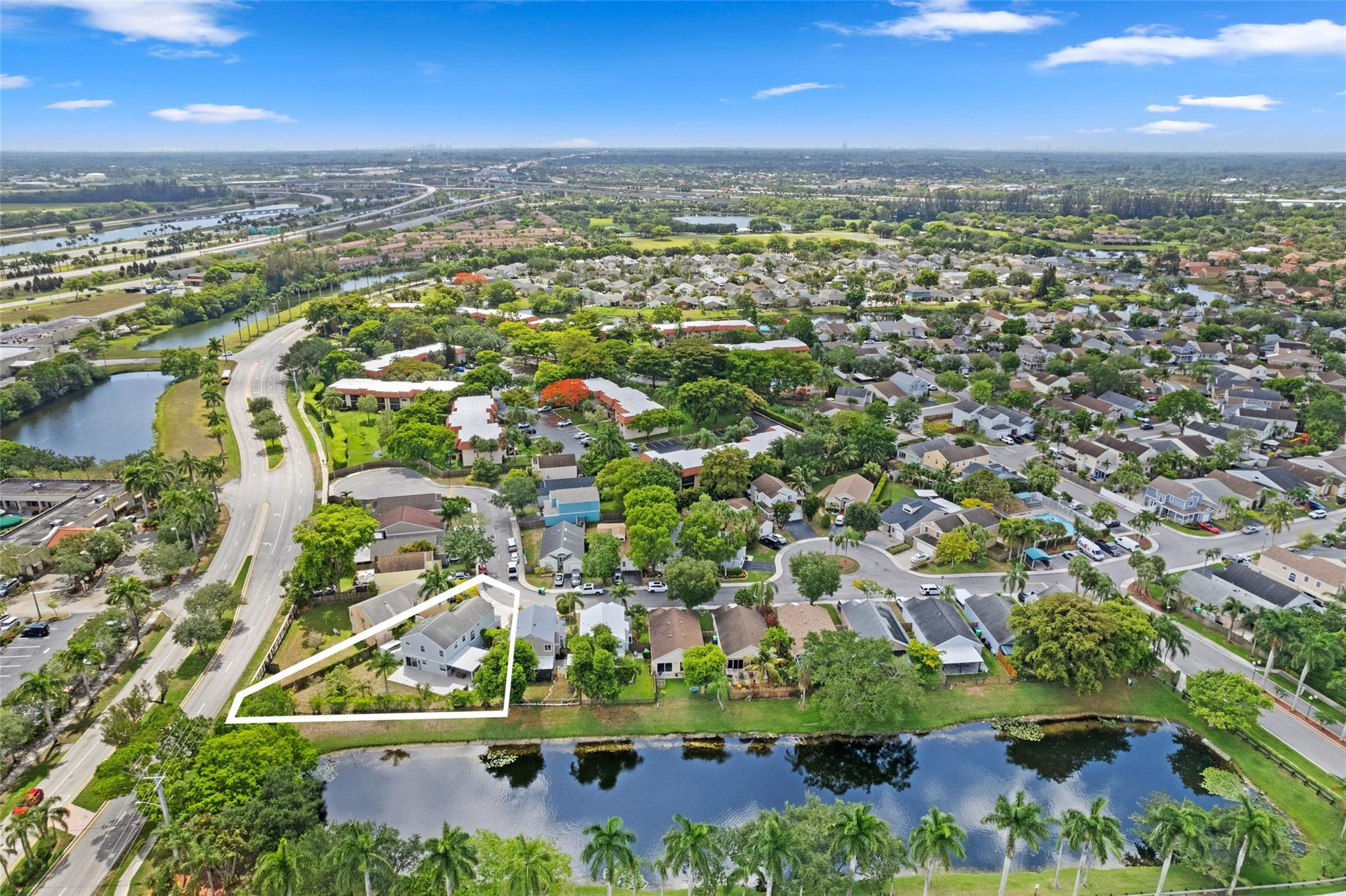 HAMPTON LAKES - Residential