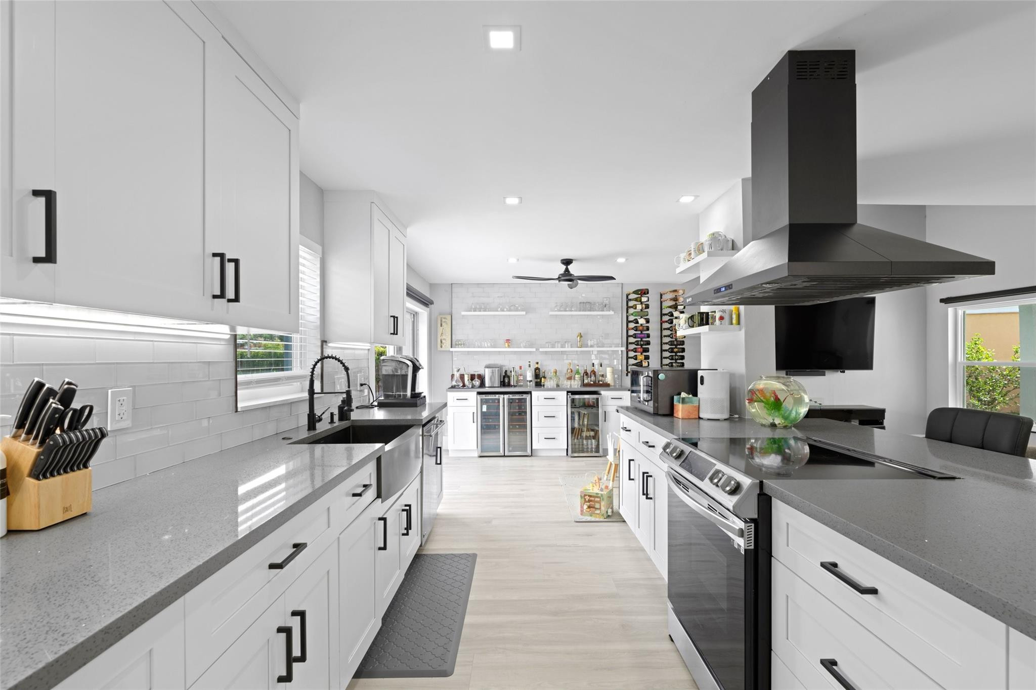 HAMPTON LAKES - Residential