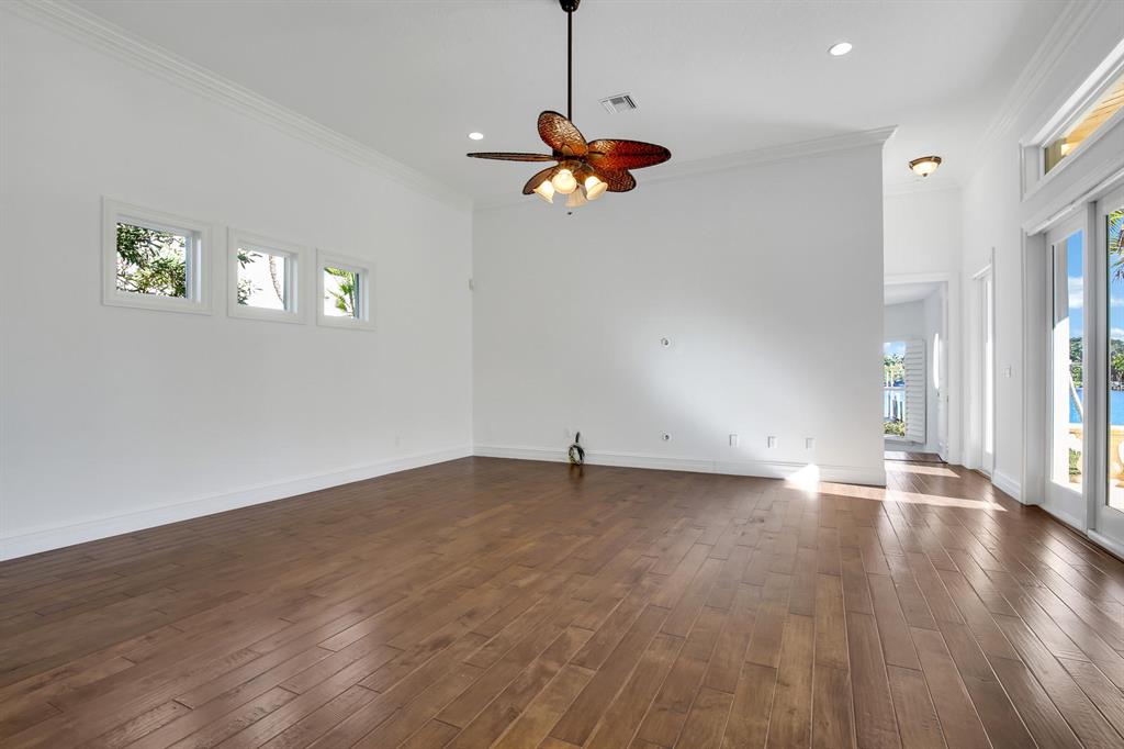 ANCHORAGE POINT - Residential