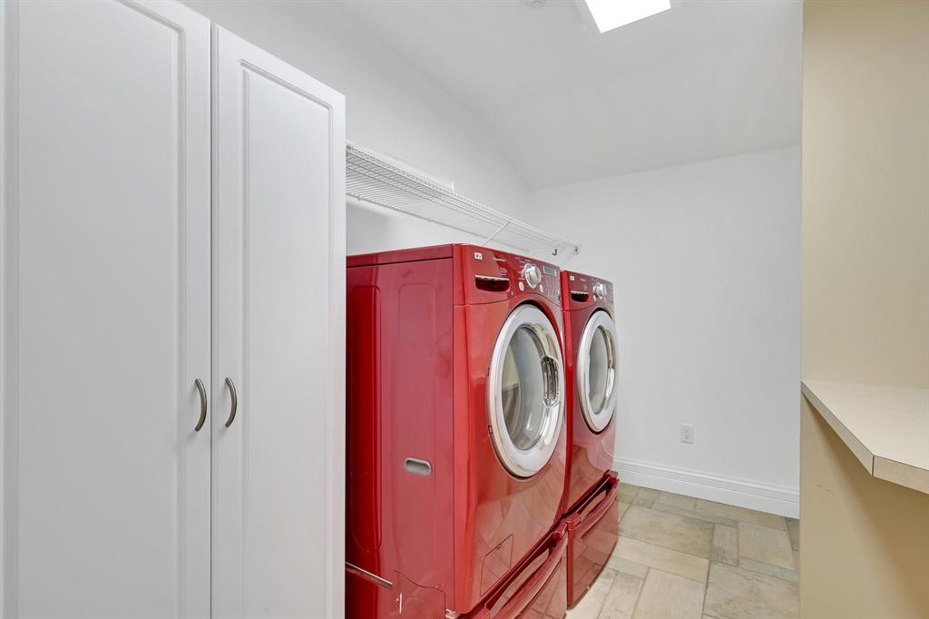 ANCHORAGE POINT - Residential