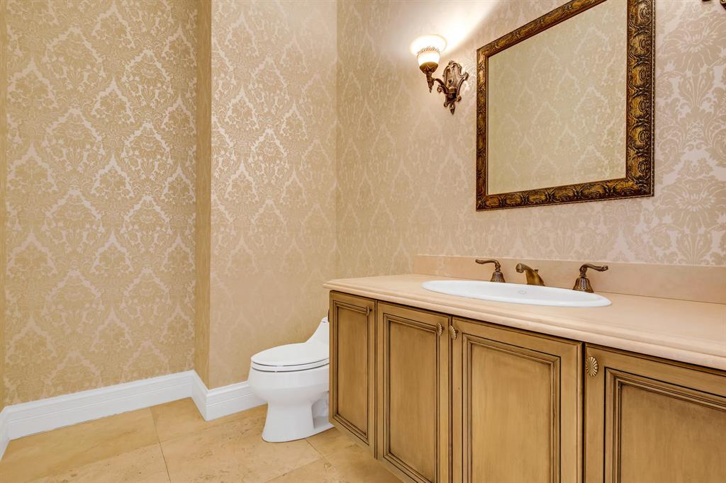 ANCHORAGE POINT - Residential