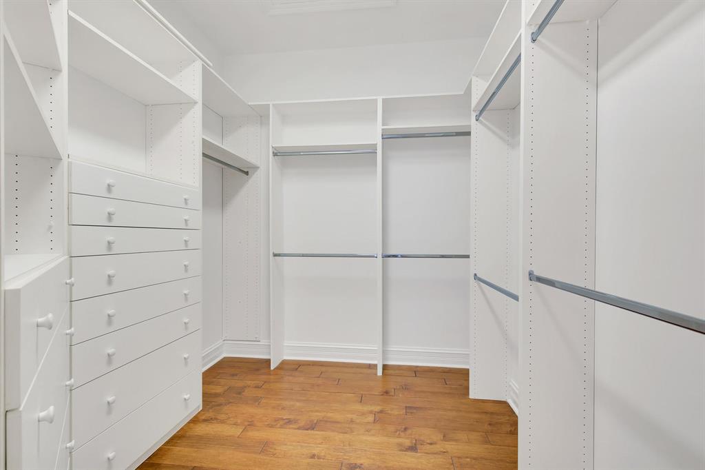 ANCHORAGE POINT - Residential