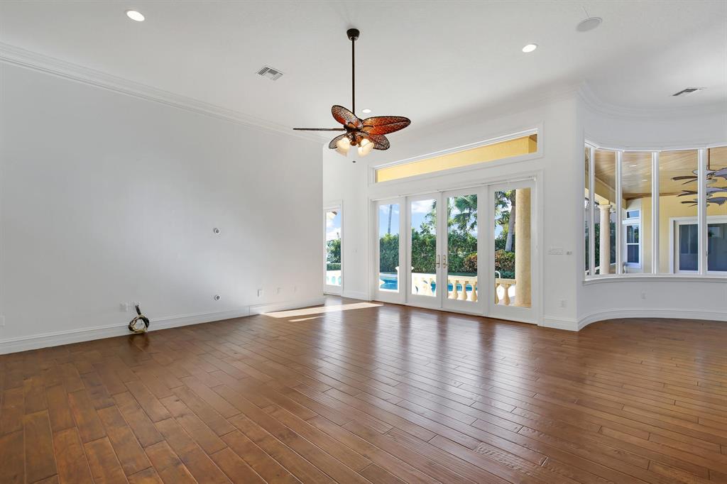 ANCHORAGE POINT - Residential