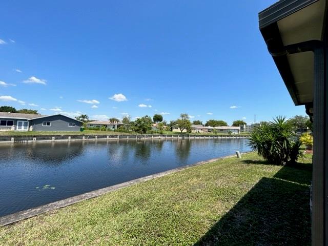 6429 Pinehurst Cir w. c24