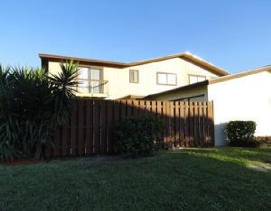 Beautiful townhome & VERY spacious. Centrally located, this home has 1 large bedroom on the 1st floor as the 2 others are up stairs. Recently refreshed the owner is asking for only 1st & security with approved credit.