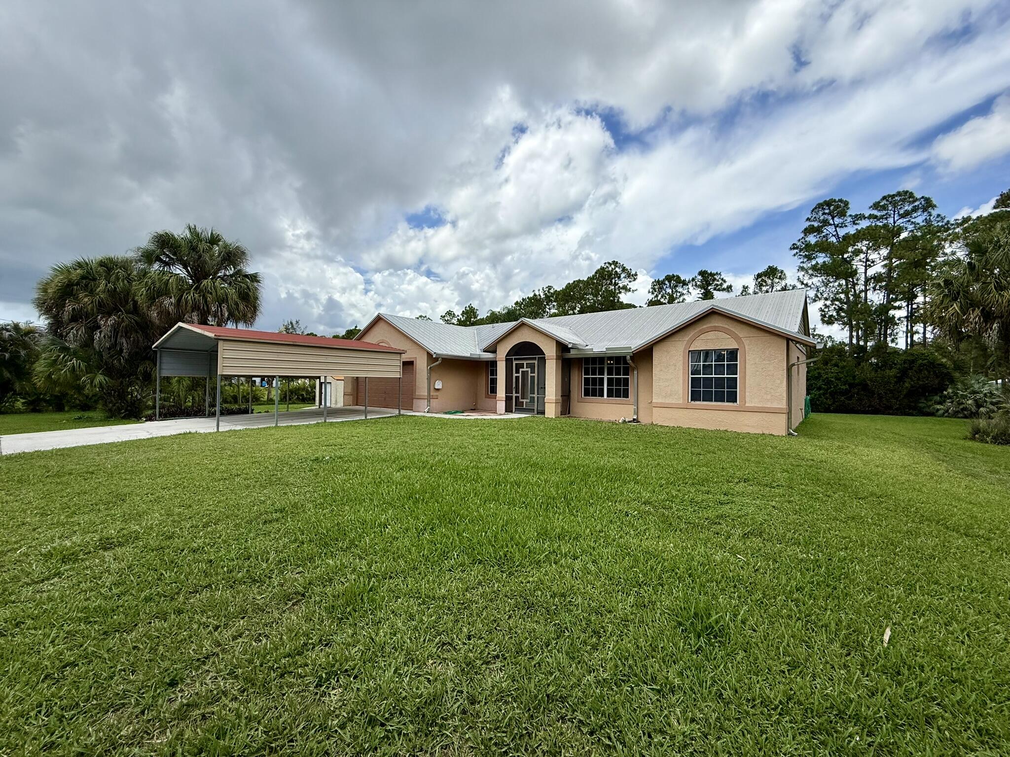 15819 76th Road N