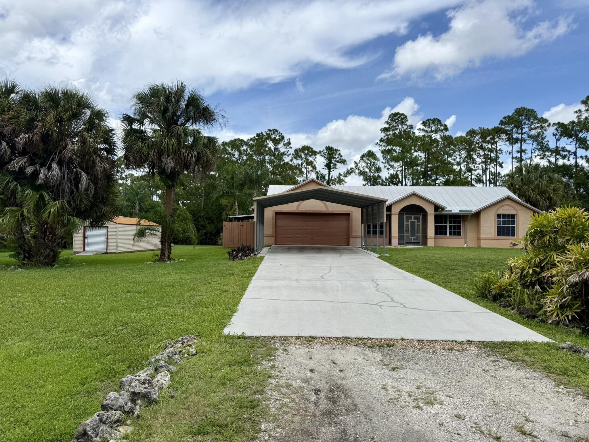 15819 76th Road N