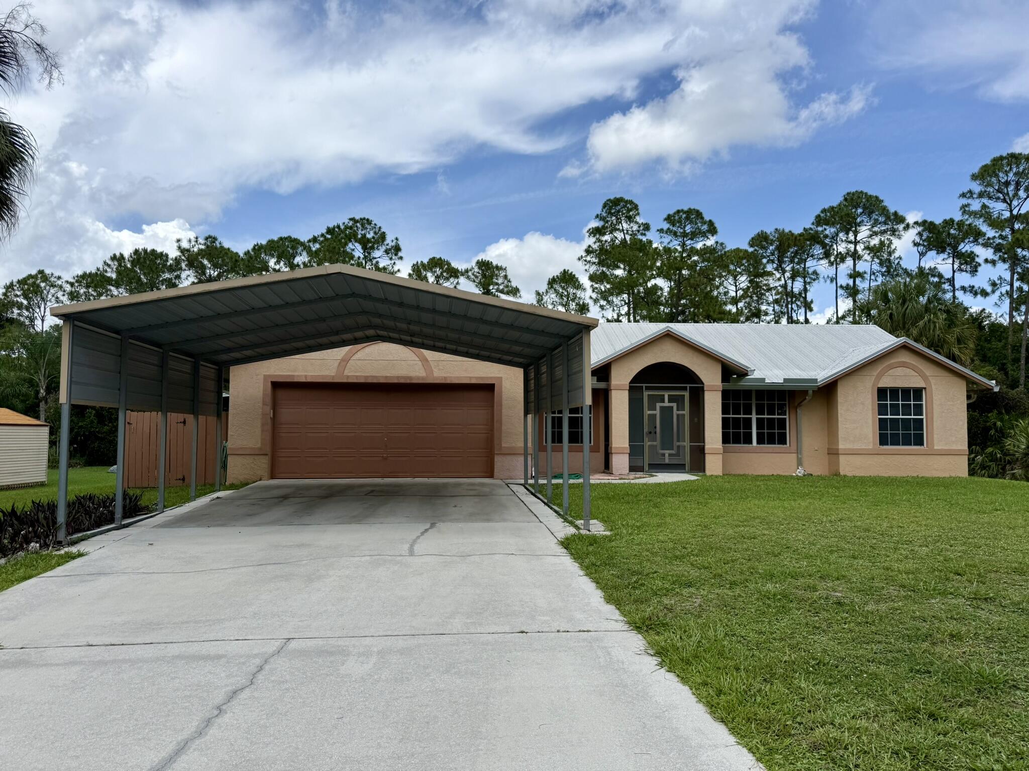 15819 76th Road N