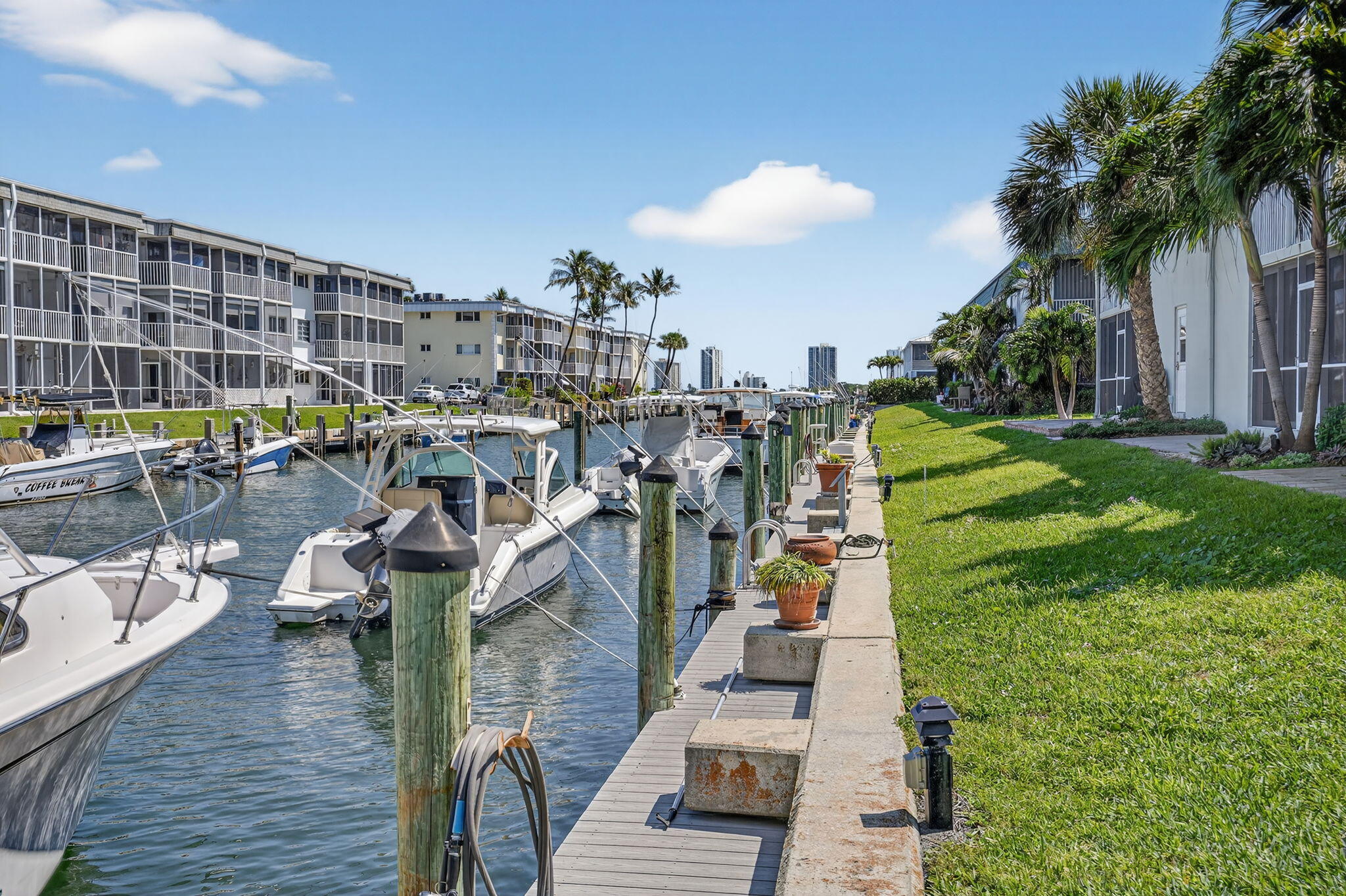 WINDSOR PARK NORTH CONDOMINIUMS - Residential