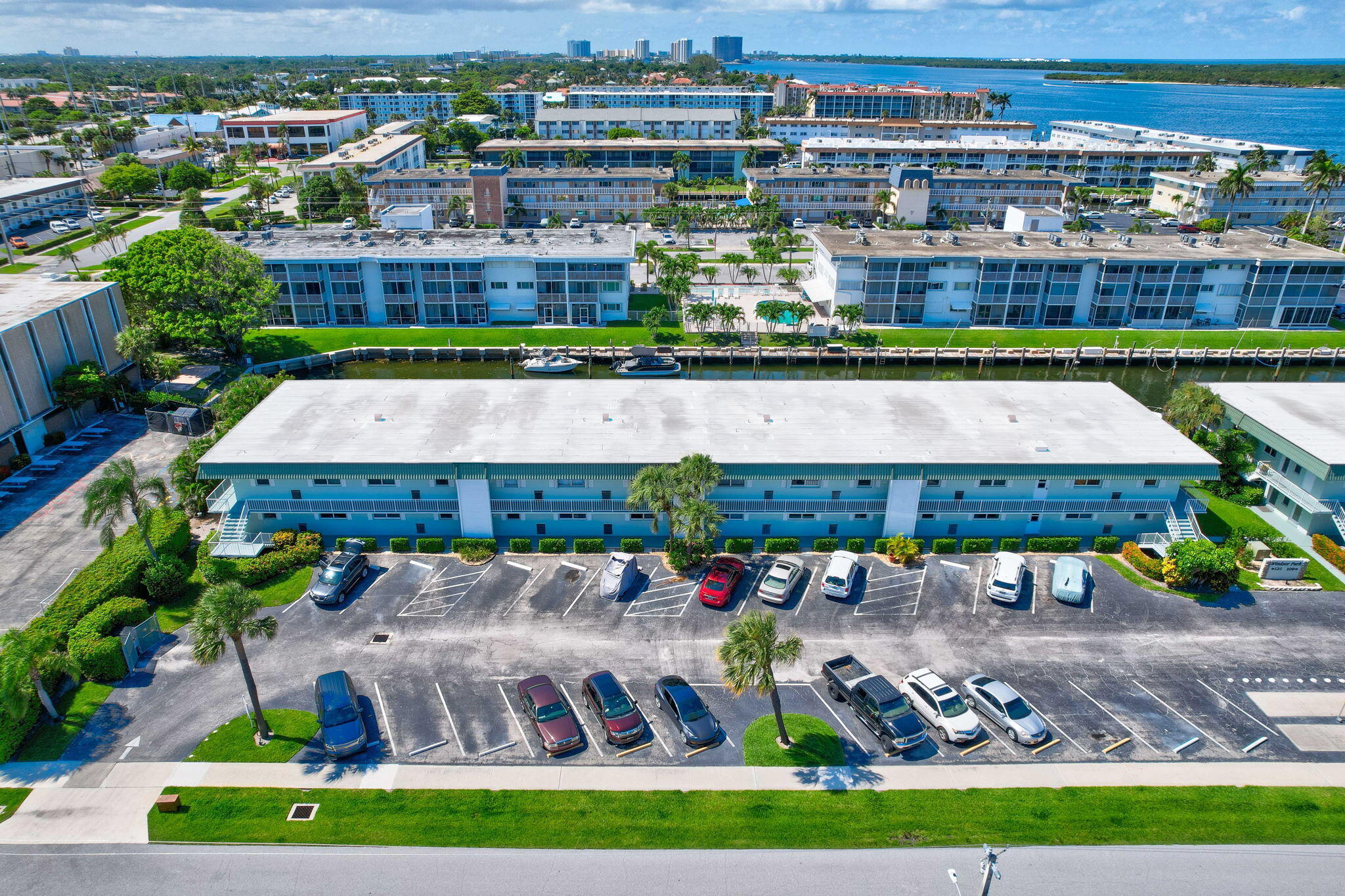 WINDSOR PARK NORTH CONDOMINIUMS - Residential