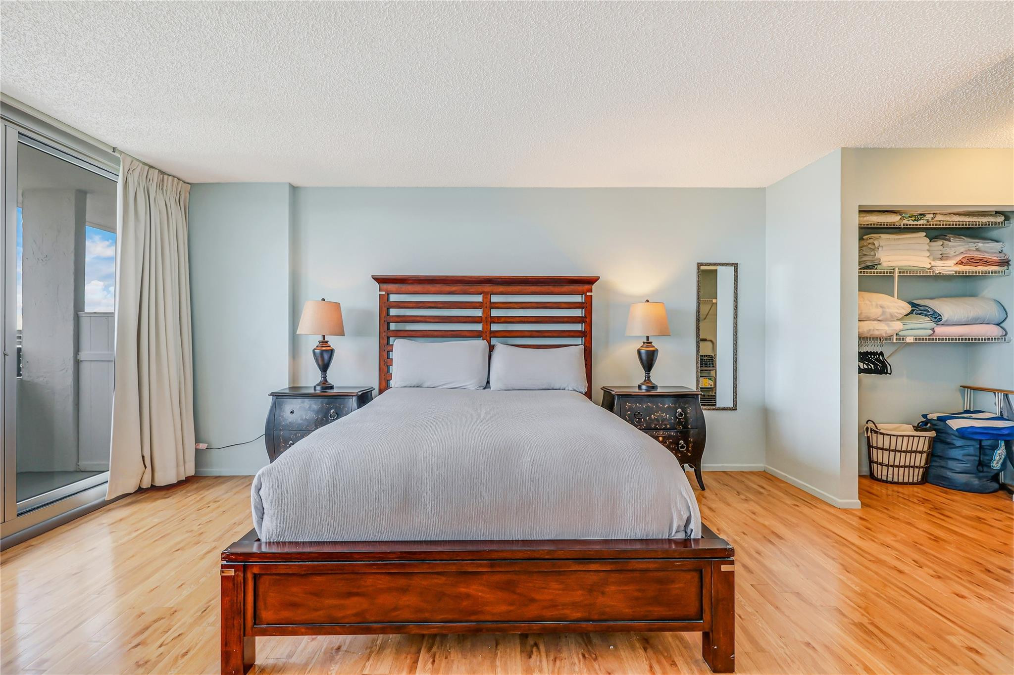 SILVER THATCH ATLANTIC PLAZA - Residential Lease