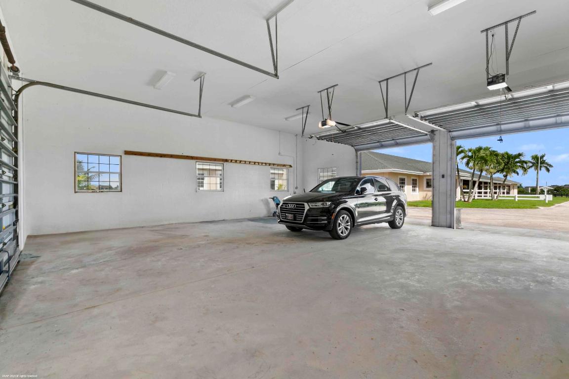 Palm Beach Point - Sunglade - Residential