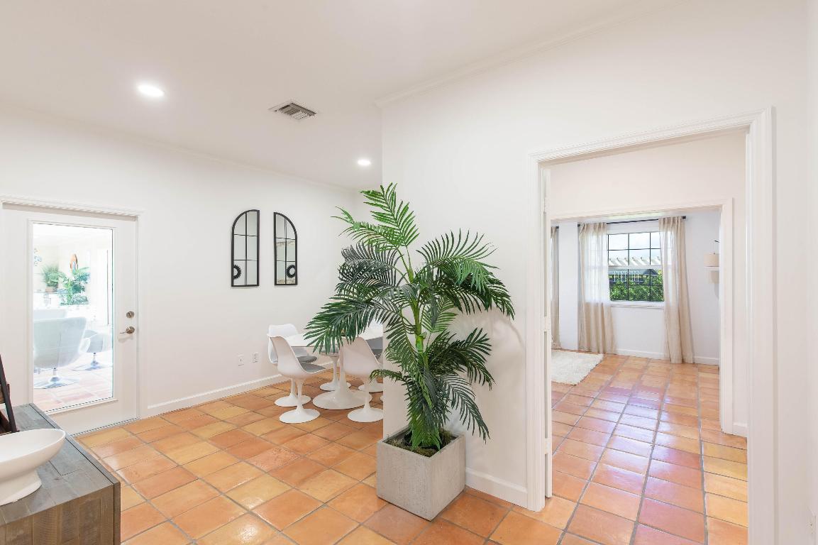 Palm Beach Point - Sunglade - Residential