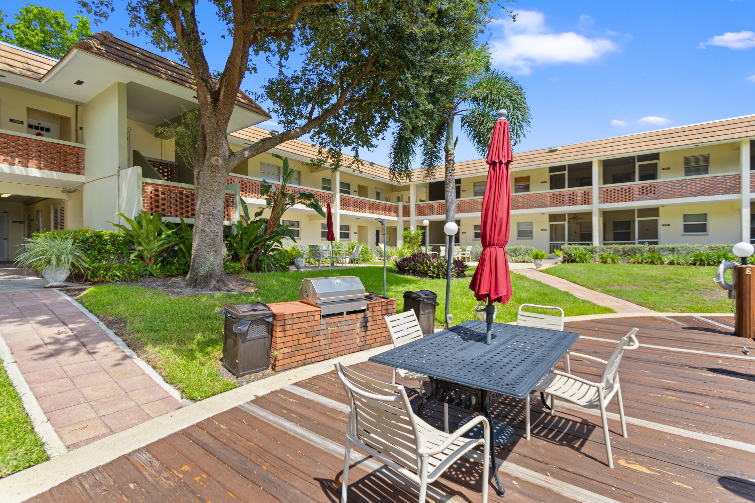 2800 NE 14th Street 212