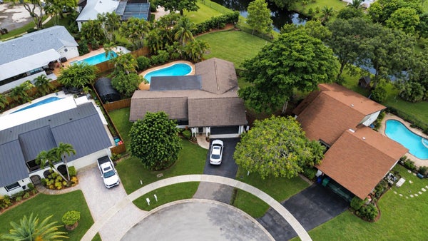 8764 SW 51ST CT, COOPER CITY, FL 33328 - Image f32dd20bba45c2425cf8524b64578c5f/3880617142