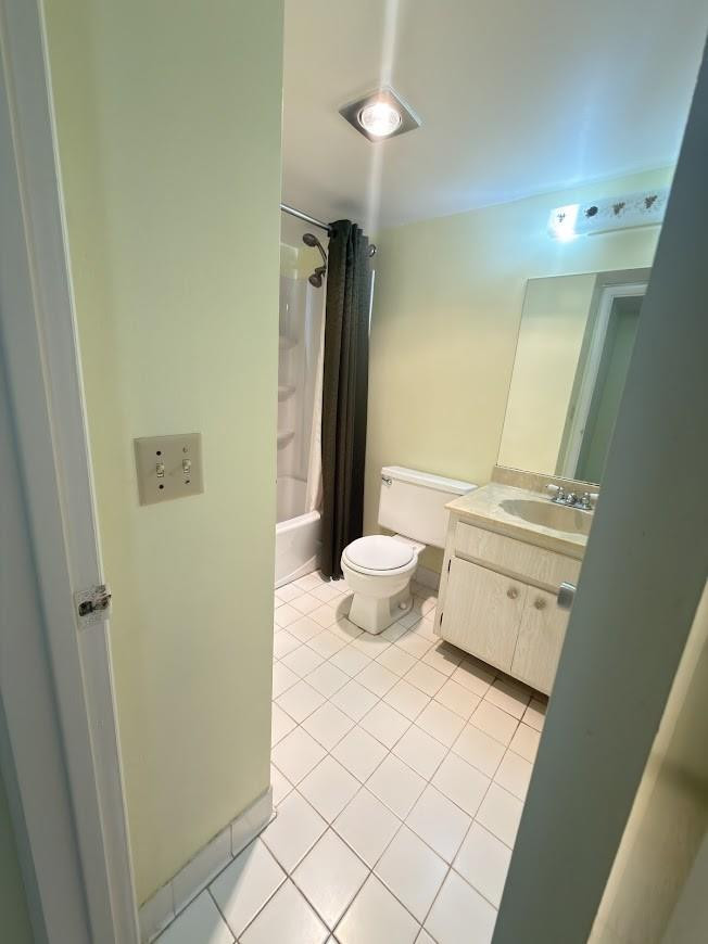 Sandalfoot Squire Condo - Residential Lease