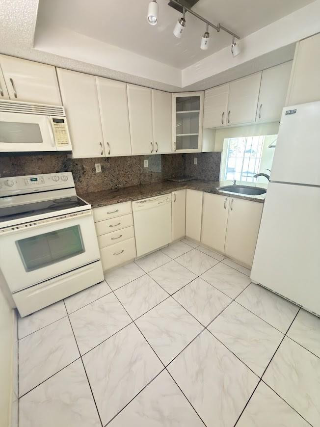 Sandalfoot Squire Condo - Residential Lease