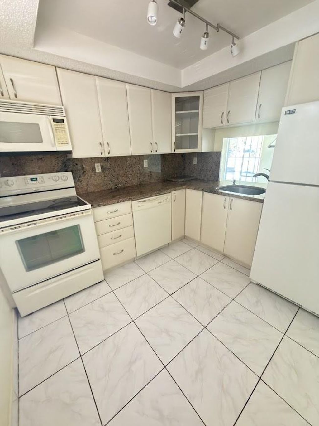 Photo of 9374 SW 3rd Street #708, Boca Raton, FL 33428 (MLS # F10555279)