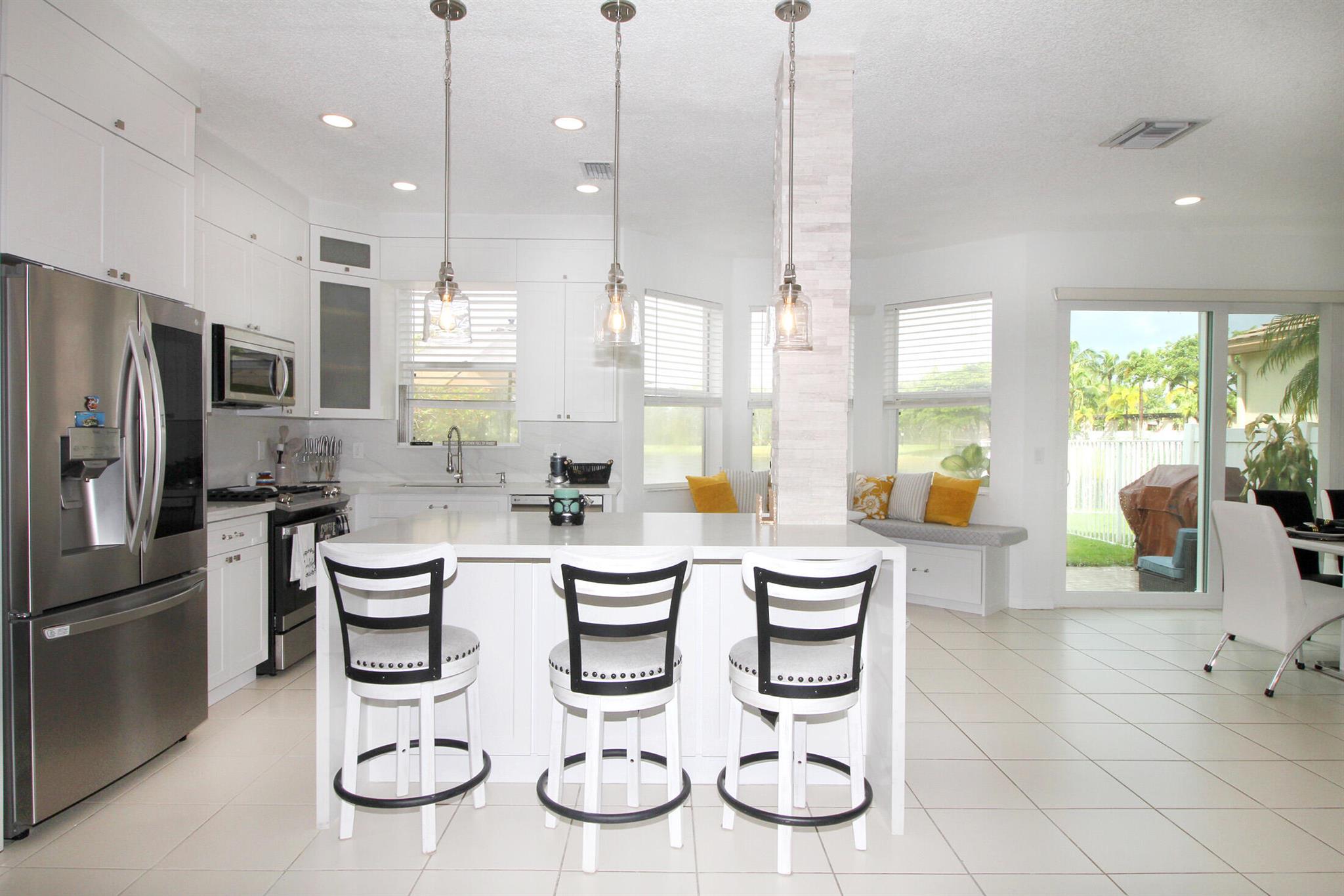 THOROUGHBRED LAKE ESTATES - Residential Lease