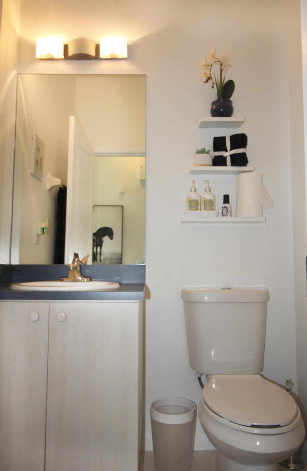 THOROUGHBRED LAKE ESTATES - Residential Lease