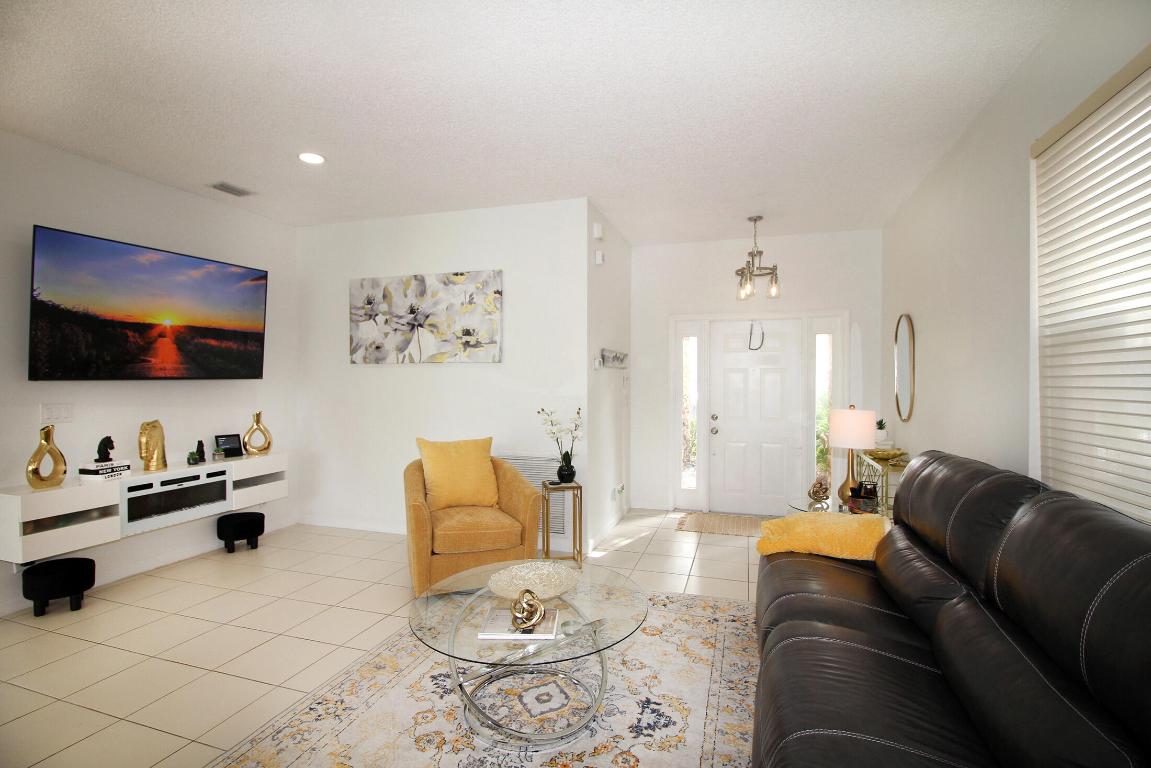 THOROUGHBRED LAKE ESTATES 1 - Residential Lease