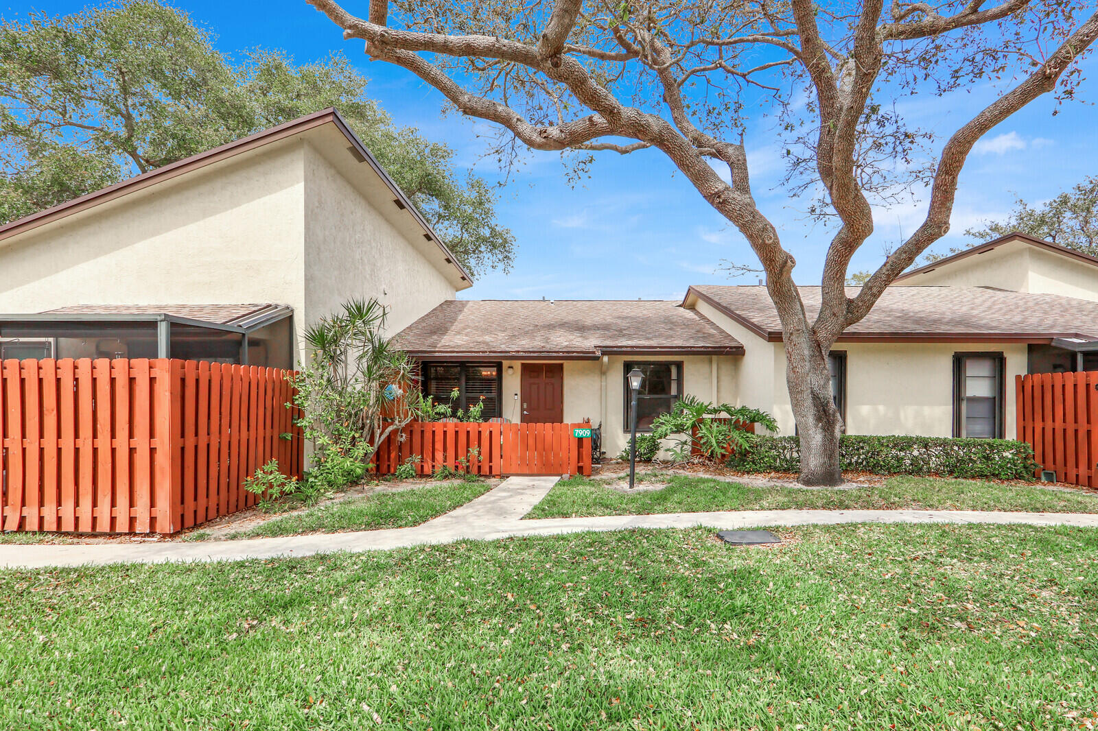 VILLAS OF HOBE SOUND CONDO - Residential