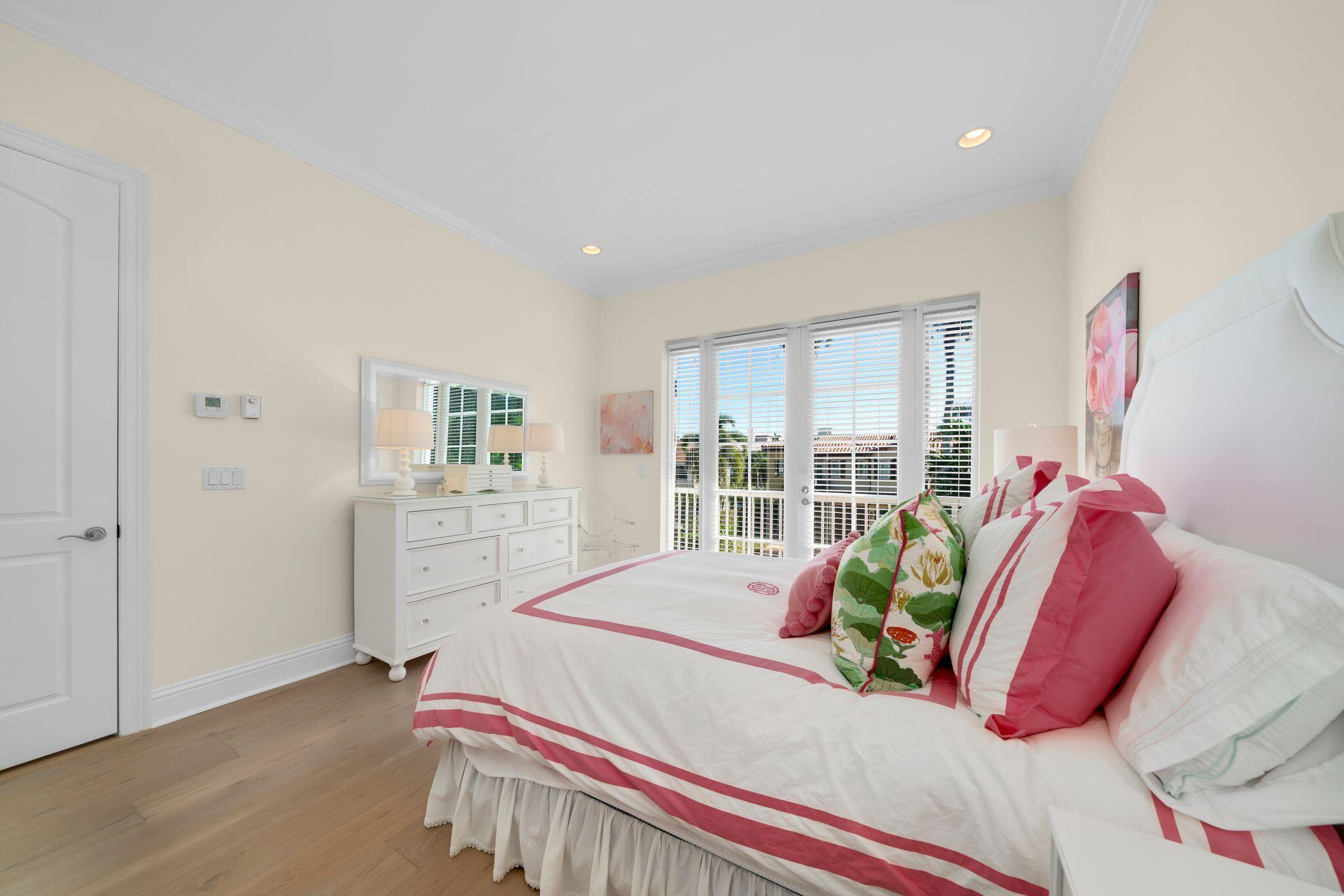 SEABREEZE ISLES - Residential