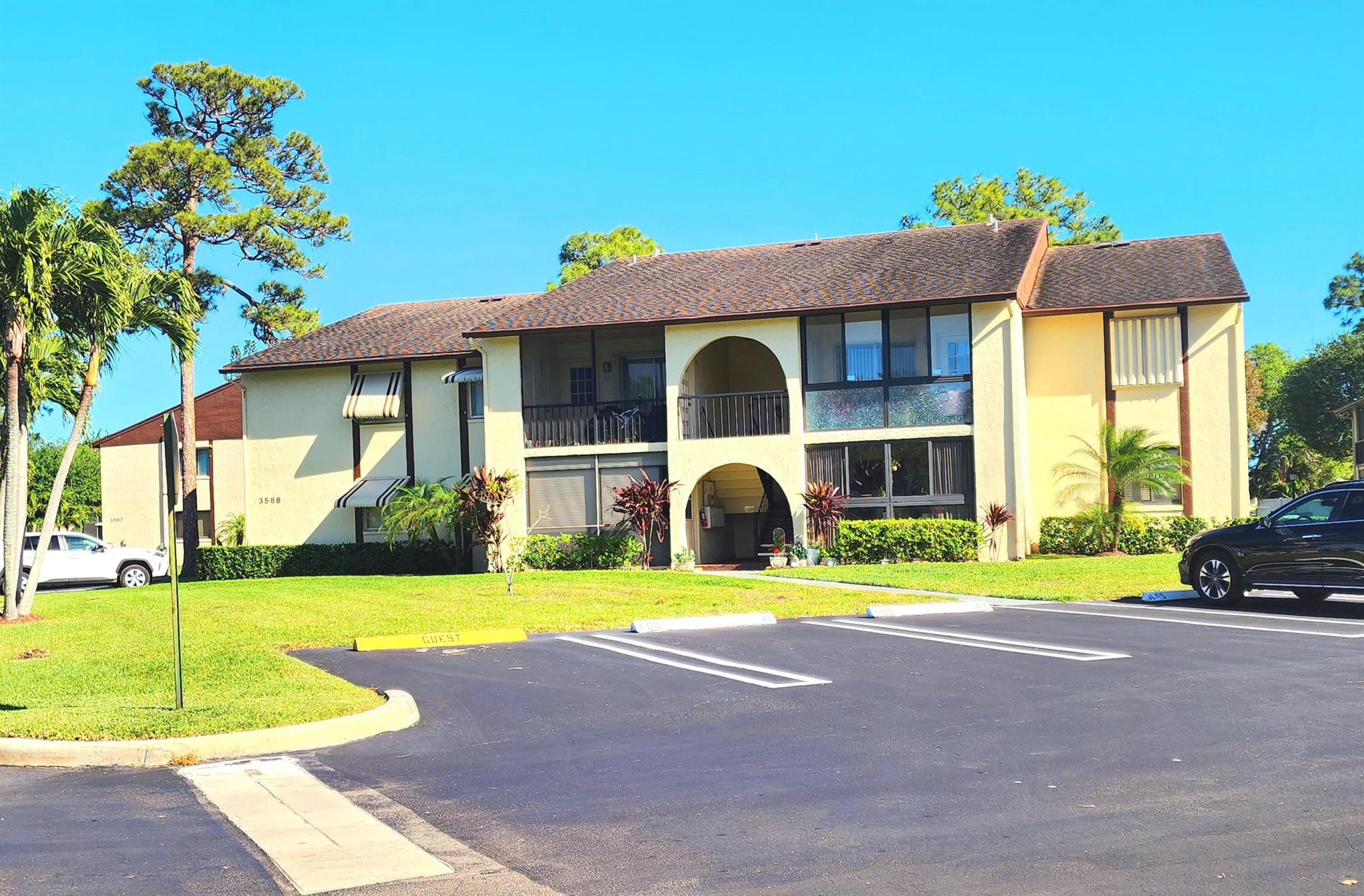 RENTAL $1,300 PER MONTHBEAUTIFUL CONDO 1 BEDROOM 1 BATHROOM55 PLUS COMMUNITYGREENACRES FLORIDAMANY AMENITIES TO ENJOY/COMMUNITY SWIMMING POOL, BOCCE BALL, SHUFFLEBOARD,CLUBHOUSE, WALKING TRAILS AROUND THE BEAUTIFUL LAKE.MINUTES FROM PBI AIRPORT AND BEACHESCLOSE TO SHOPPING CENTERS, RESTAURANTS, PHARMACIES AND HOPSPITALS. AND MUCH MORE