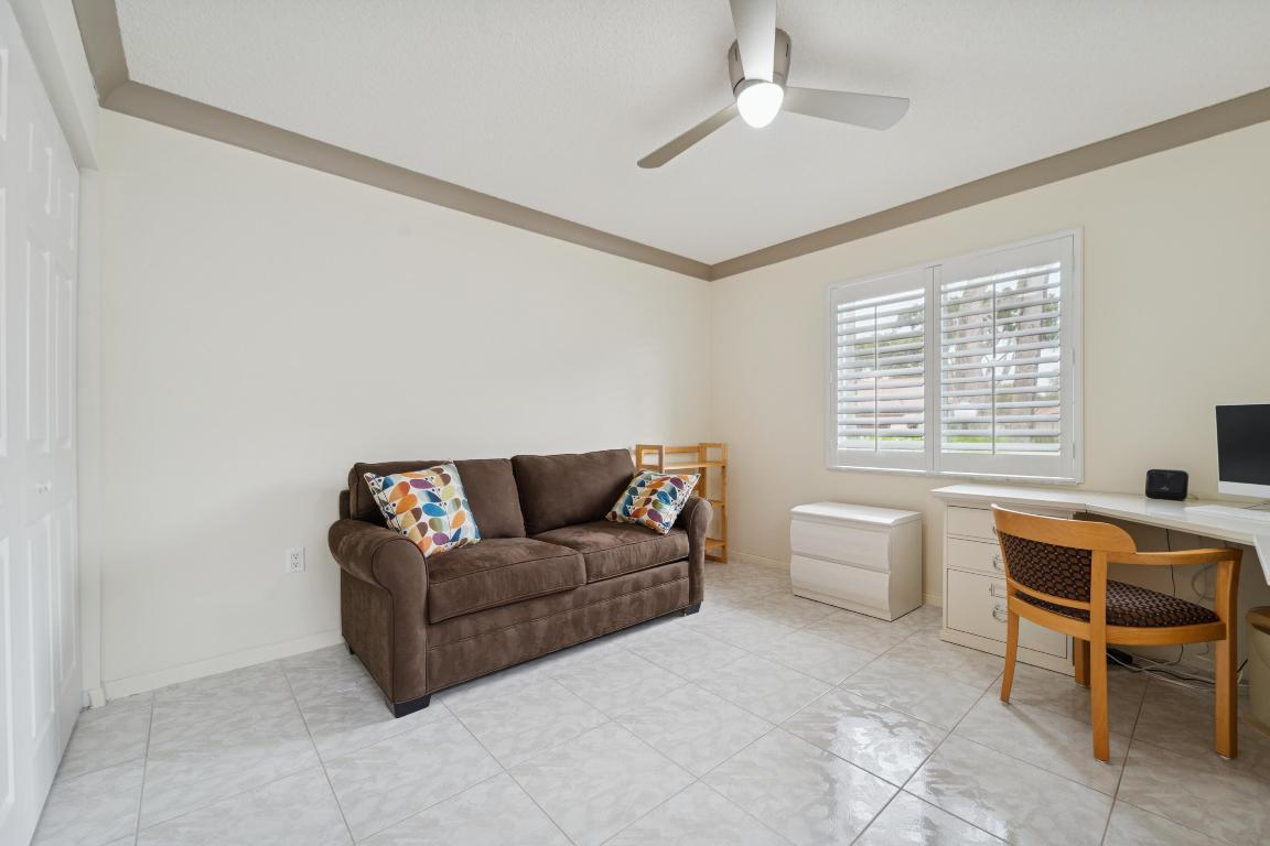 HUNTINGTON POINTE - Residential