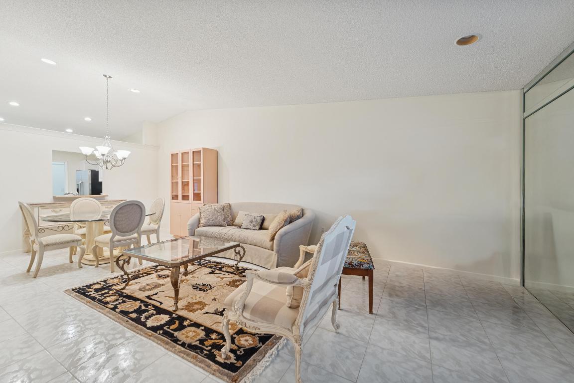 HUNTINGTON POINTE - Residential