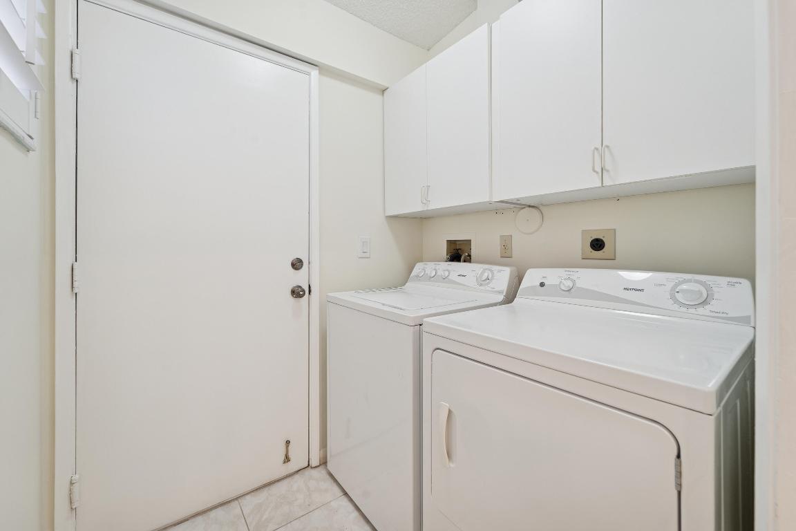 HUNTINGTON POINTE - Residential