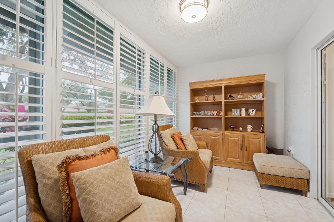 HUNTINGTON POINTE - Residential