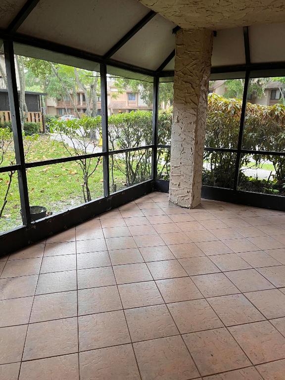 WIMBLEDON AT JACARANDA CONDO - Residential