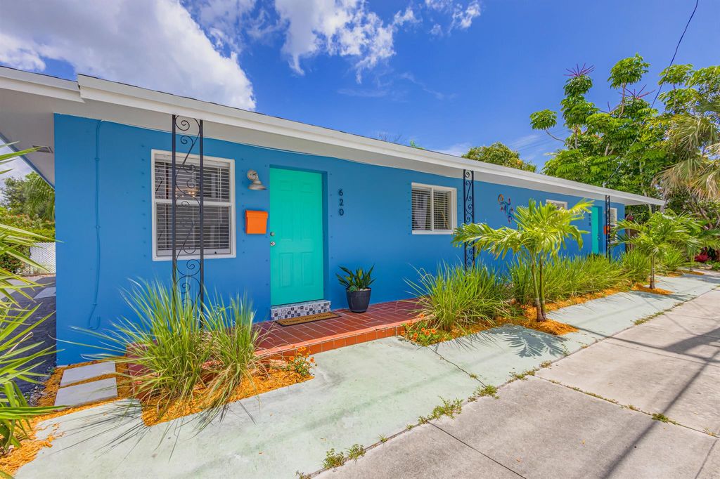 Photo of 618 3rd Avenue S, Lake Worth Beach, FL 33460 (MLS # R11031014)