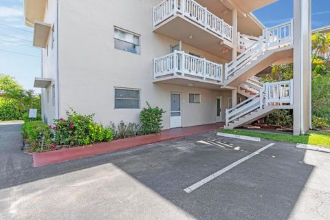 Tiny photo for 2647 Garden Drive #101, Lake Worth, FL 33461 (MLS # R11141133)